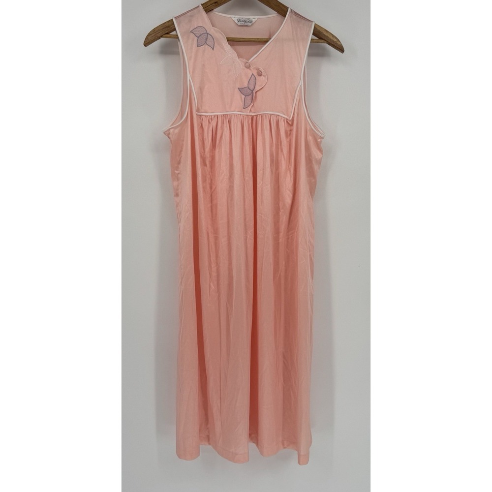 Vanity Fair Peach Nightgown Sleeveless Embroidered‎ Babydoll Mod Coquette Medium